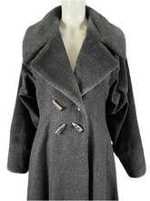 Charger l'image dans la galerie, Manteau Paco Rabanne gros pailleté taille 38