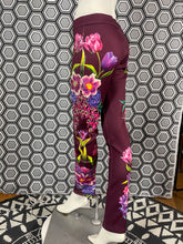 Charger l'image dans la galerie, Incroyable pantalon strass Gai Mattiolo taille 38