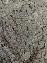 Charger l'image dans la galerie, Haut en dentelle Dolce & Gabbana taille 36