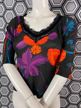 Charger l'image dans la galerie, Haut Dolce & Gabbana fleurs taille 36