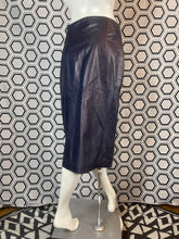 Charger l'image dans la galerie, Jupe en cuir Morabito taille 38