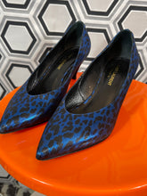 Charger l'image dans la galerie, Escarpins bleu merallisé léopard pointure 37,5 italienne.