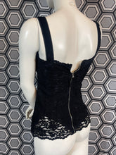 Charger l'image dans la galerie, Haut en dentelle Dolce & Gabbana taille 36