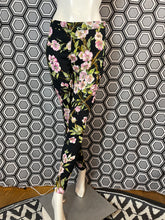 Charger l'image dans la galerie, Pantalon à fleurs Dolce & Gabbana taille 34