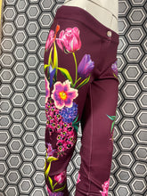 Charger l'image dans la galerie, Incroyable pantalon strass Gai Mattiolo taille 38