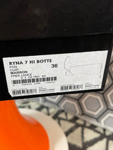 Charger l'image dans la galerie, Paire de bottes en cuir façon python neuves Free Lance pointure 36