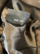 Charger l'image dans la galerie, Incroyable manteau en cuir métallisé doré Salvatore Ferragamo taille 38