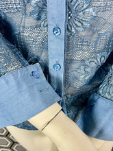 Charger l'image dans la galerie, Chemisier en résille brodée Anne Fontaine taille 38