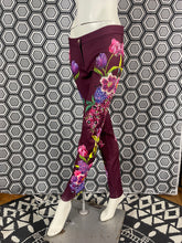 Charger l'image dans la galerie, Incroyable pantalon strass Gai Mattiolo taille 38