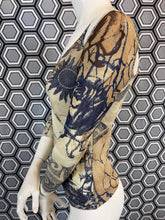 Charger l'image dans la galerie, Haut en mesh Roberto Cavalli taille 42