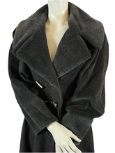 Charger l'image dans la galerie, Manteau Paco Rabanne gros pailleté taille 38