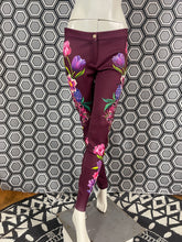 Charger l'image dans la galerie, Incroyable pantalon strass Gai Mattiolo taille 38