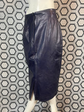 Charger l'image dans la galerie, Jupe en cuir Morabito taille 38