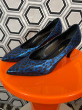 Charger l'image dans la galerie, Escarpins bleu merallisé léopard pointure 37,5 italienne.