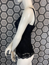 Charger l'image dans la galerie, Haut en dentelle Dolce & Gabbana taille 36