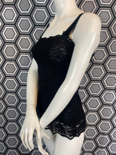 Charger l'image dans la galerie, Haut en dentelle Dolce & Gabbana taille 36