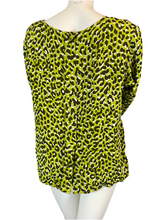 Charger l'image dans la galerie, Superbe blouse léopard Yves Saint Laurent rive gauche taille 42