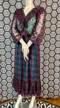 Charger l'image dans la galerie, Robe Ted Lapidus en soie taille 40