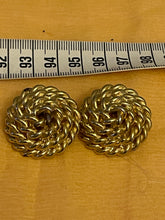 Charger l'image dans la galerie, Lot de clips et une broche vintage