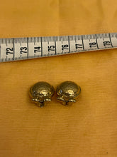 Charger l'image dans la galerie, Lot de 9 clips et une broche vintage