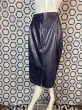 Charger l'image dans la galerie, Jupe en cuir Morabito taille 38