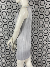 Charger l'image dans la galerie, Mini-robe Pleats Please Issey Miyake taille 38