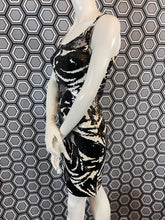 Charger l'image dans la galerie, Superbe robe à sequins Blacktie Oleg Cassini taille 38