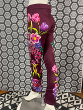 Charger l'image dans la galerie, Incroyable pantalon strass Gai Mattiolo taille 38