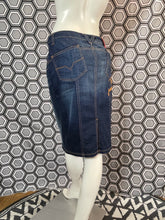 Charger l'image dans la galerie, Jupe en jeans Versace jeans couture taille 40
