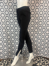 Charger l'image dans la galerie, Pantalon noir Moncler taille 36