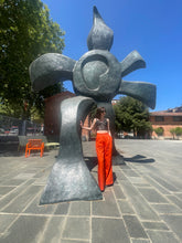 Charger l'image dans la galerie, Incroyable bustier en cuir à seins coniques Jean Paul Gaultier taille 36