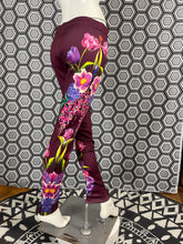 Charger l'image dans la galerie, Incroyable pantalon strass Gai Mattiolo taille 38
