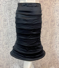 Charger l'image dans la galerie, Incroyable !!! Jupe Moschino à cerceaux taille 36