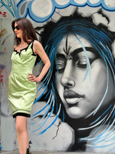 Charger l'image dans la galerie, Superbe et rare robe Thierry Mugler taille 40