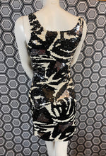 Charger l'image dans la galerie, Superbe robe à sequins Blacktie Oleg Cassini taille 38