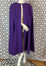 Charger l'image dans la galerie, Cape violette Yves Saint Laurent rive gauche taille 38