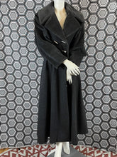 Charger l'image dans la galerie, Manteau Paco Rabanne gros pailleté taille 38