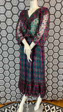 Charger l'image dans la galerie, Robe Ted Lapidus en soie taille 40
