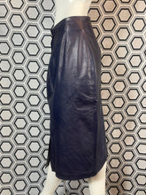 Charger l'image dans la galerie, Jupe en cuir Morabito taille 38