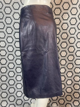 Charger l'image dans la galerie, Jupe en cuir Morabito taille 38