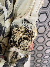 Charger l'image dans la galerie, Incroyable chemise Roberto Cavalli taille 38