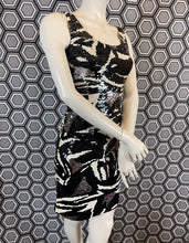 Charger l'image dans la galerie, Superbe robe à sequins Blacktie Oleg Cassini taille 38