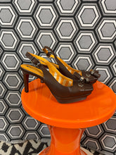 Charger l'image dans la galerie, Paire d’escarpins vintage Céline pointure 36 1/2 neufs