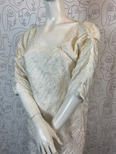 Charger l'image dans la galerie, Robe Issey Miyake taille 40