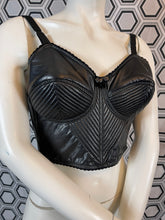 Charger l'image dans la galerie, Incroyable bustier en cuir à seins coniques Jean Paul Gaultier taille 36