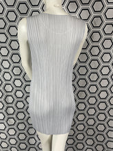 Charger l'image dans la galerie, Mini-robe Pleats Please Issey Miyake taille 38
