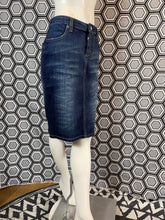 Charger l'image dans la galerie, Jupe en jeans Versace jeans couture taille 40