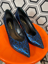 Charger l'image dans la galerie, Escarpins bleu merallisé léopard pointure 37,5 italienne.