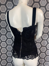 Charger l'image dans la galerie, Haut en dentelle Dolce & Gabbana taille 36