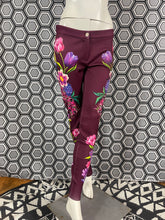 Charger l'image dans la galerie, Incroyable pantalon strass Gai Mattiolo taille 38